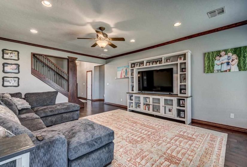 4 Bedrooms Bedrooms, ,2 BathroomsBathrooms,Residential,Single Family,Fountain View,1.5,131798