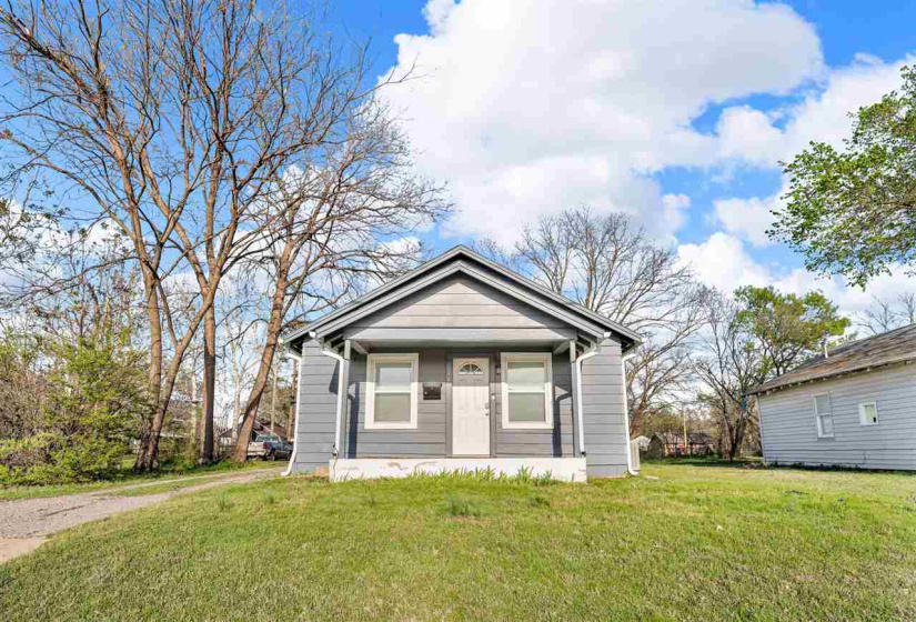 2 Bedrooms Bedrooms, ,1 BathroomBathrooms,Residential,Single Family,Perkins,1,131800