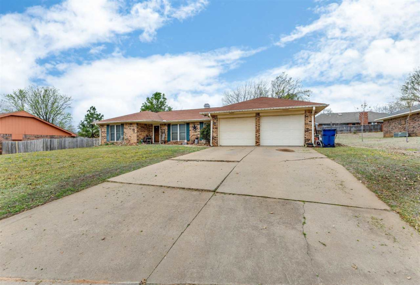 4 Bedrooms Bedrooms, ,2 BathroomsBathrooms,Residential,Single Family,Mansfield,1,131804