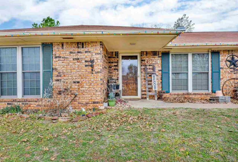 4 Bedrooms Bedrooms, ,2 BathroomsBathrooms,Residential,Single Family,Mansfield,1,131804