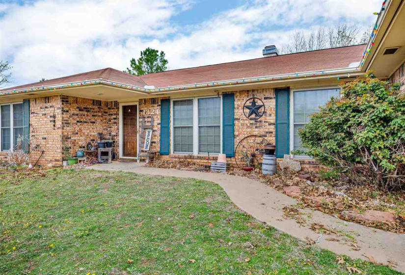 4 Bedrooms Bedrooms, ,2 BathroomsBathrooms,Residential,Single Family,Mansfield,1,131804