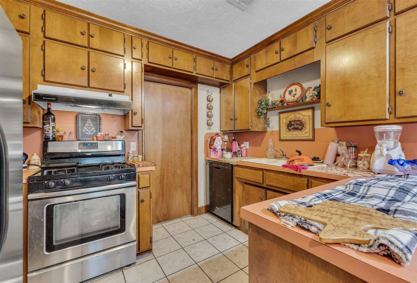 4 Bedrooms Bedrooms, ,2 BathroomsBathrooms,Residential,Single Family,Mansfield,1,131804