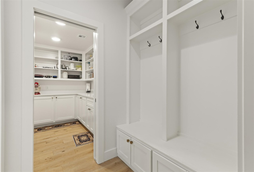 4 Bedrooms Bedrooms, ,3 BathroomsBathrooms,Residential,Single Family,Nightfall,1.5,131805