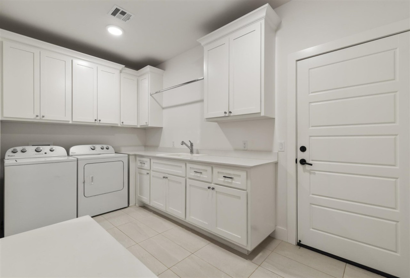 4 Bedrooms Bedrooms, ,3 BathroomsBathrooms,Residential,Single Family,Nightfall,1.5,131805