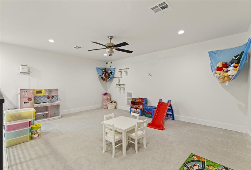 4 Bedrooms Bedrooms, ,3 BathroomsBathrooms,Residential,Single Family,Nightfall,1.5,131805
