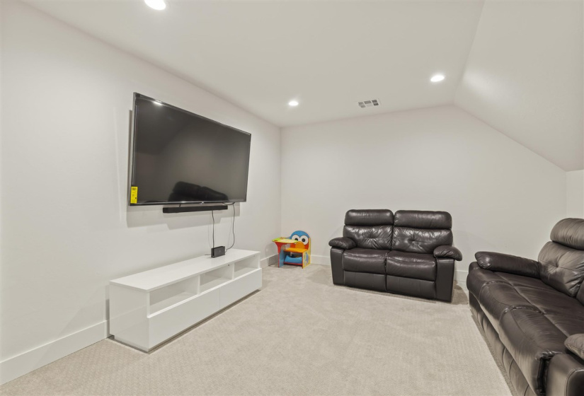 4 Bedrooms Bedrooms, ,3 BathroomsBathrooms,Residential,Single Family,Nightfall,1.5,131805