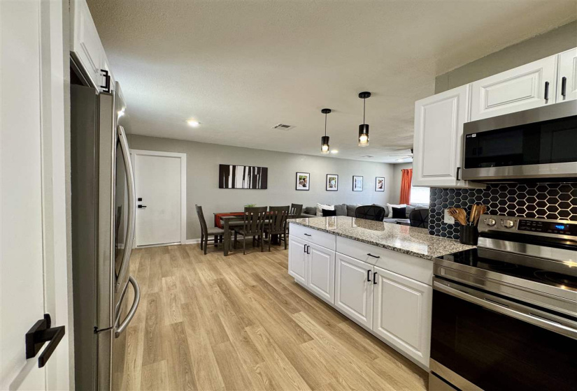 3 Bedrooms Bedrooms, ,1 BathroomBathrooms,Residential,Single Family,Cross,1,131811