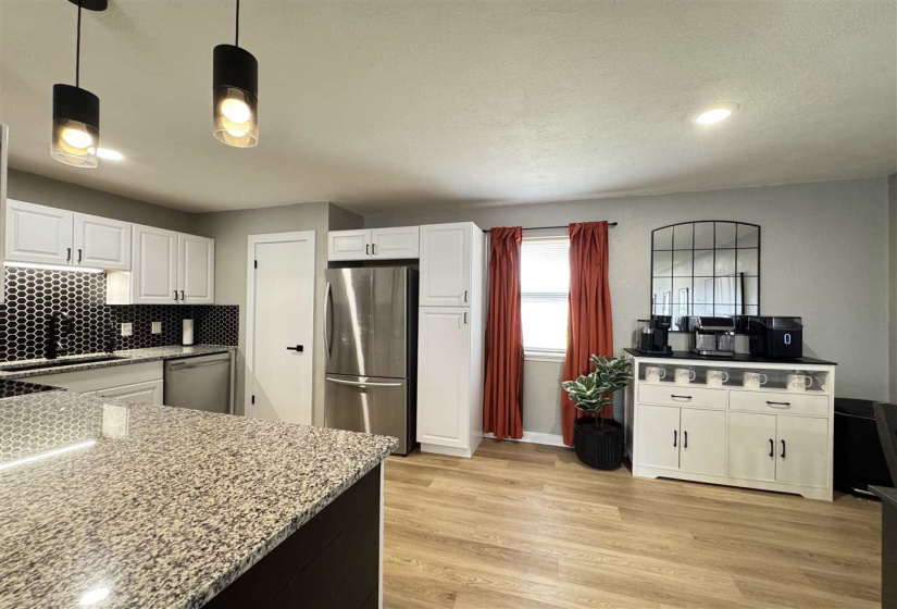 3 Bedrooms Bedrooms, ,1 BathroomBathrooms,Residential,Single Family,Cross,1,131811