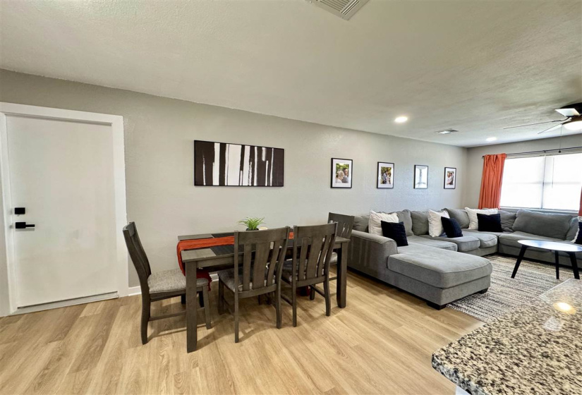 3 Bedrooms Bedrooms, ,1 BathroomBathrooms,Residential,Single Family,Cross,1,131811
