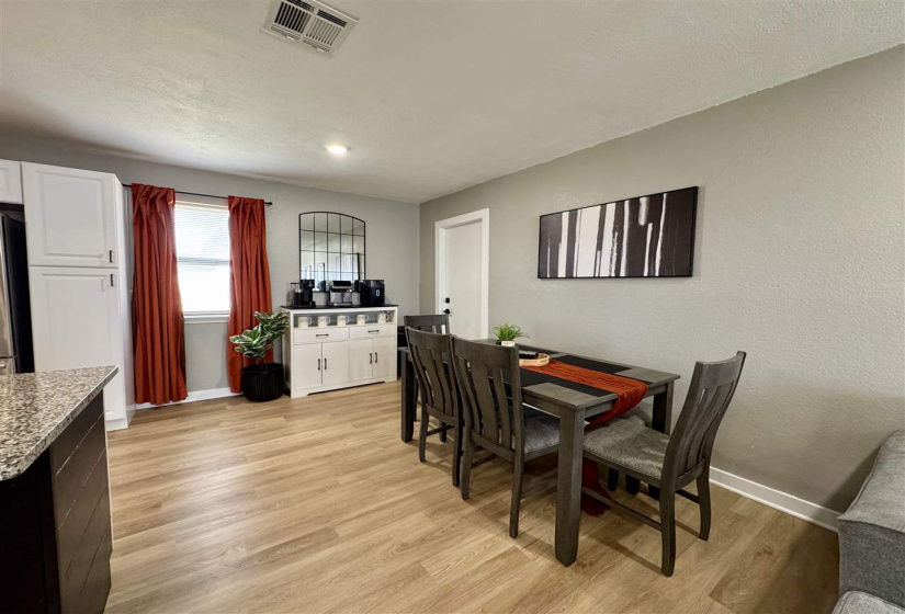 3 Bedrooms Bedrooms, ,1 BathroomBathrooms,Residential,Single Family,Cross,1,131811