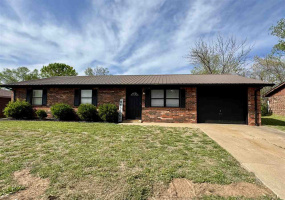 3 Bedrooms Bedrooms, ,1 BathroomBathrooms,Residential,Single Family,Cross,1,131811