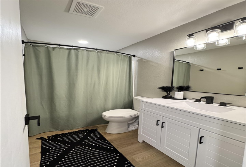 3 Bedrooms Bedrooms, ,1 BathroomBathrooms,Residential,Single Family,Cross,1,131811