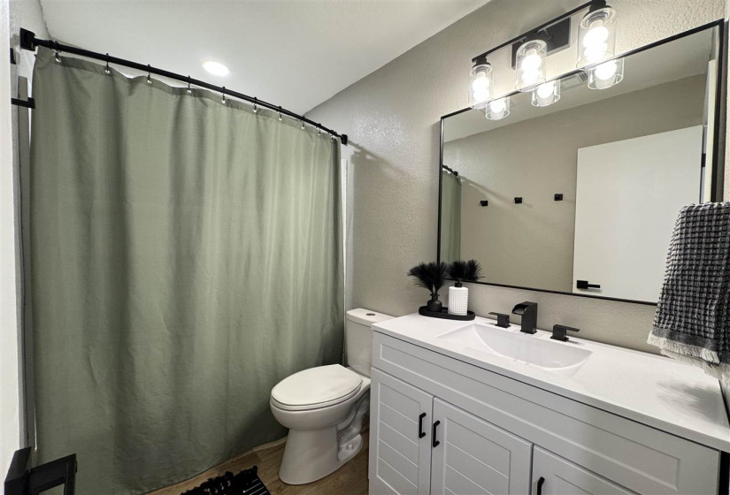 3 Bedrooms Bedrooms, ,1 BathroomBathrooms,Residential,Single Family,Cross,1,131811