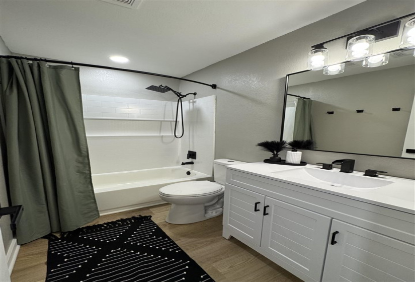 3 Bedrooms Bedrooms, ,1 BathroomBathrooms,Residential,Single Family,Cross,1,131811