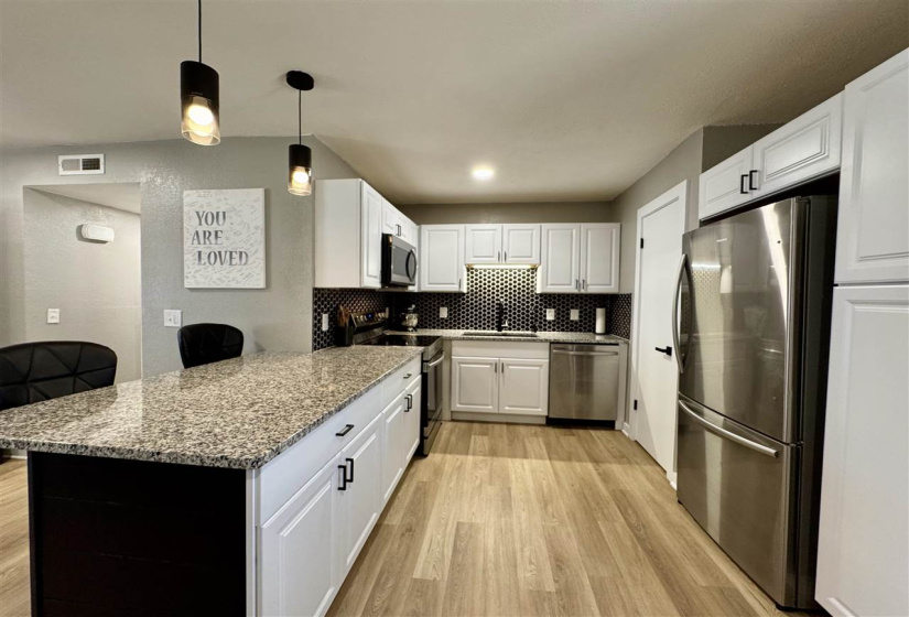 3 Bedrooms Bedrooms, ,1 BathroomBathrooms,Residential,Single Family,Cross,1,131811