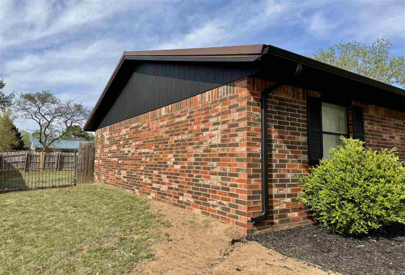 3 Bedrooms Bedrooms, ,1 BathroomBathrooms,Residential,Single Family,Cross,1,131811