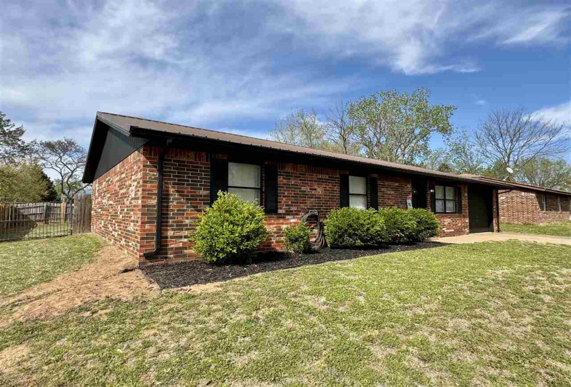 3 Bedrooms Bedrooms, ,1 BathroomBathrooms,Residential,Single Family,Cross,1,131811
