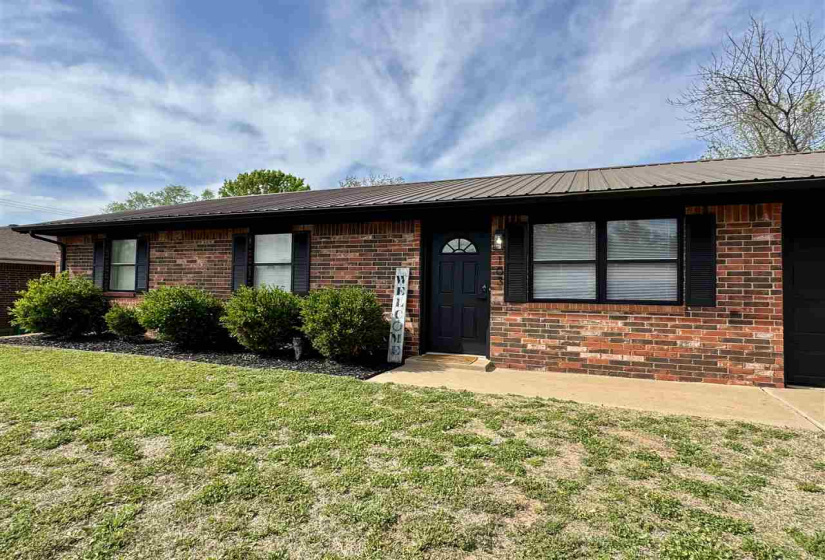 3 Bedrooms Bedrooms, ,1 BathroomBathrooms,Residential,Single Family,Cross,1,131811
