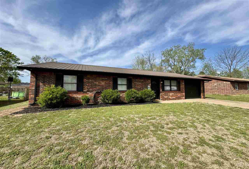 3 Bedrooms Bedrooms, ,1 BathroomBathrooms,Residential,Single Family,Cross,1,131811
