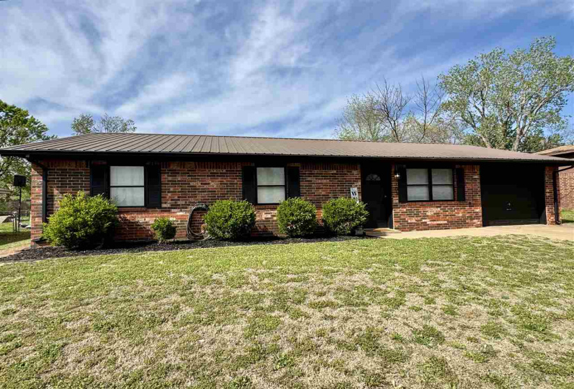 3 Bedrooms Bedrooms, ,1 BathroomBathrooms,Residential,Single Family,Cross,1,131811