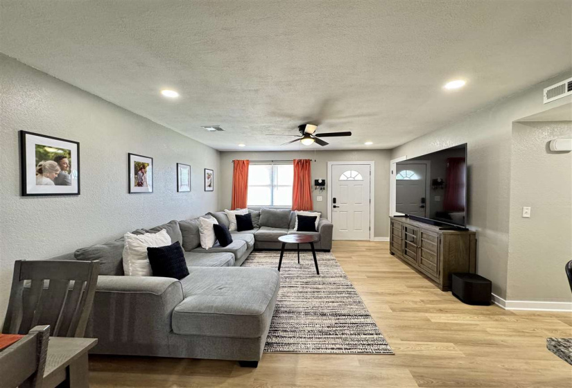 3 Bedrooms Bedrooms, ,1 BathroomBathrooms,Residential,Single Family,Cross,1,131811