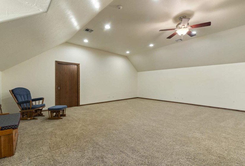 5 Bedrooms Bedrooms, ,3 BathroomsBathrooms,Residential,Single Family,Deer Run,1.5,131814