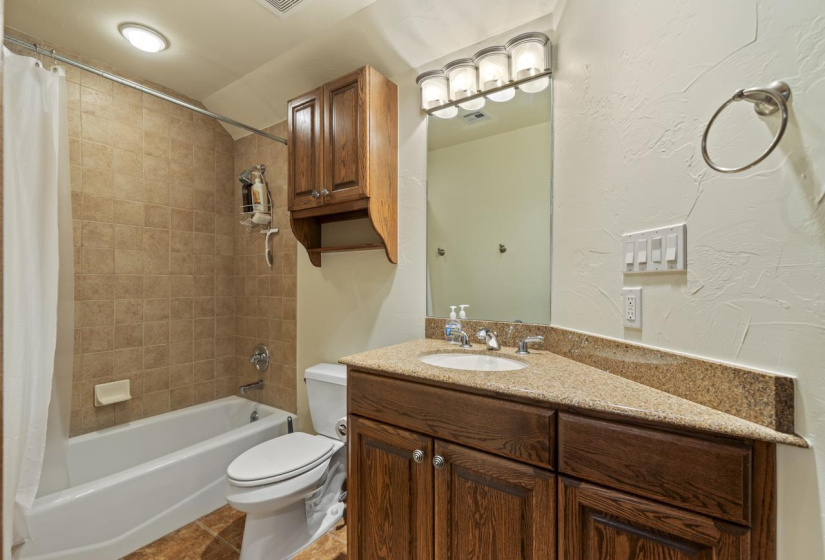 5 Bedrooms Bedrooms, ,3 BathroomsBathrooms,Residential,Single Family,Deer Run,1.5,131814