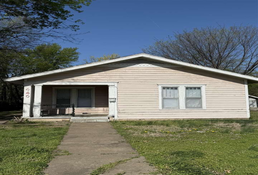 2 Bedrooms Bedrooms, ,1 BathroomBathrooms,Residential,Single Family,Oak,1,131817