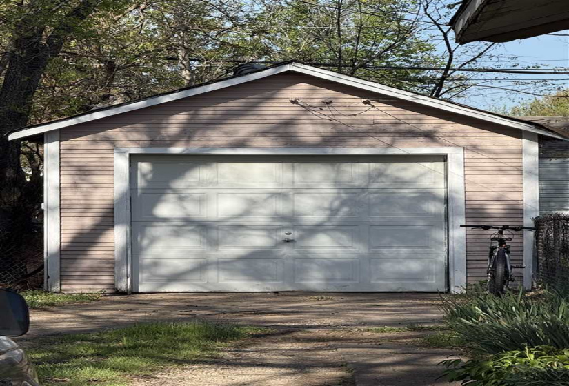 2 Bedrooms Bedrooms, ,1 BathroomBathrooms,Residential,Single Family,Oak,1,131817