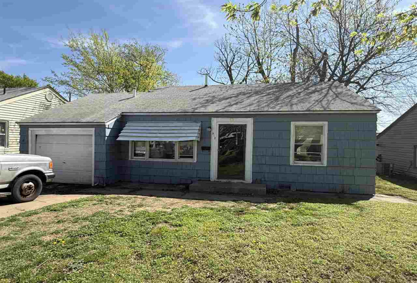 2 Bedrooms Bedrooms, ,1 BathroomBathrooms,Residential,Single Family,Pine,1,131821