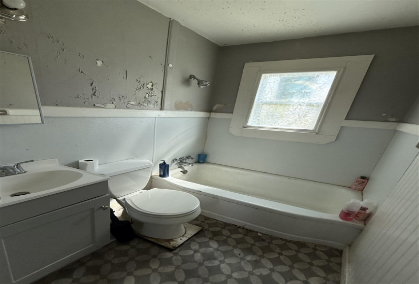 2 Bedrooms Bedrooms, ,1 BathroomBathrooms,Residential,Single Family,Pine,1,131821