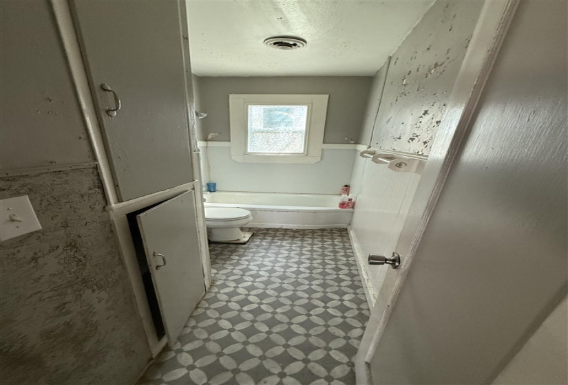 2 Bedrooms Bedrooms, ,1 BathroomBathrooms,Residential,Single Family,Pine,1,131821
