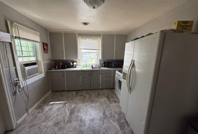 2 Bedrooms Bedrooms, ,1 BathroomBathrooms,Residential,Single Family,Pine,1,131821