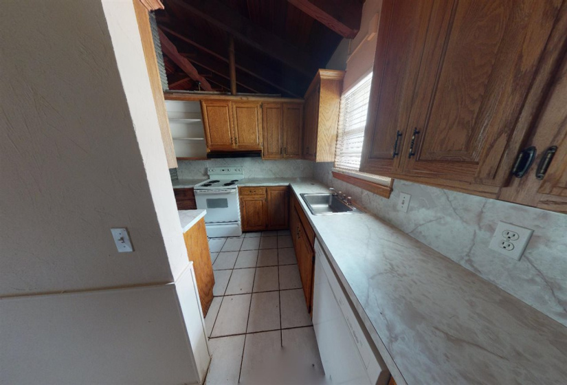 5 Bedrooms Bedrooms, ,2 BathroomsBathrooms,Residential,Single Family,6th,3,131823