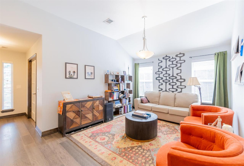 3 Bedrooms Bedrooms, ,2 BathroomsBathrooms,Residential,Single Family,Landry,1,131833