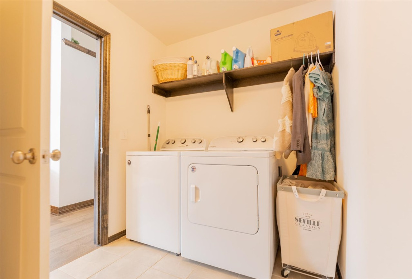 3 Bedrooms Bedrooms, ,2 BathroomsBathrooms,Residential,Single Family,Landry,1,131833