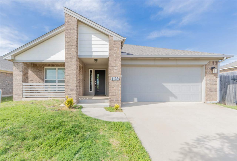 3 Bedrooms Bedrooms, ,2 BathroomsBathrooms,Residential,Single Family,Landry,1,131833