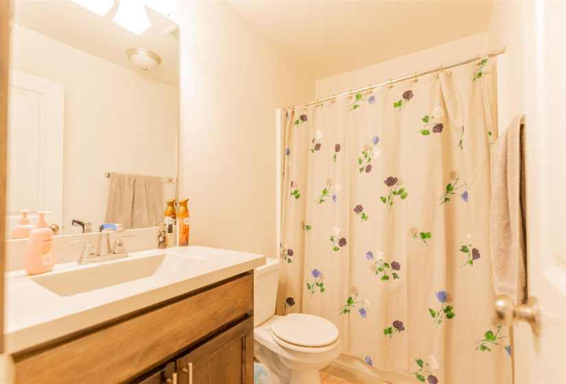 3 Bedrooms Bedrooms, ,2 BathroomsBathrooms,Residential,Single Family,Landry,1,131833