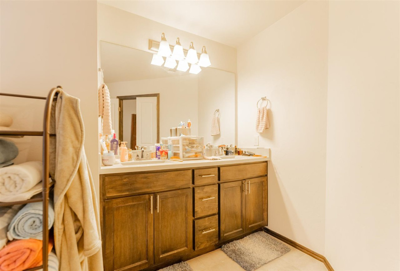 3 Bedrooms Bedrooms, ,2 BathroomsBathrooms,Residential,Single Family,Landry,1,131833