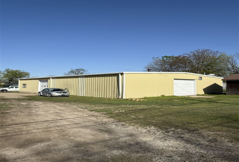 1 BathroomBathrooms,Commercial/industrial,Commercial,3rd,1,131850