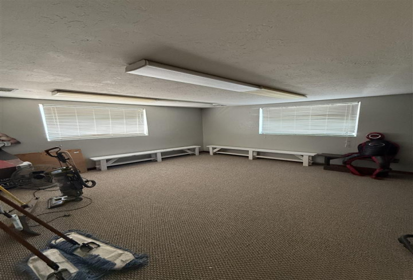 1 BathroomBathrooms,Commercial/industrial,Commercial,3rd,1,131850