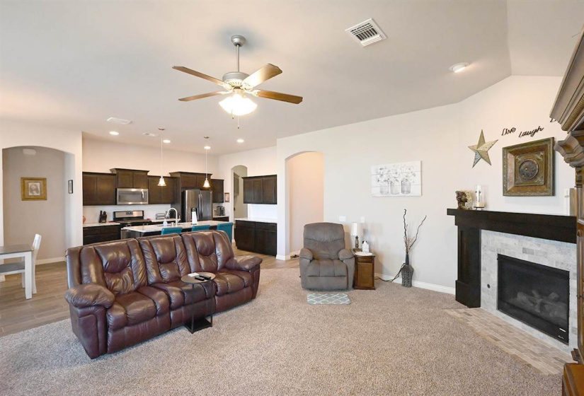 3 Bedrooms Bedrooms, ,2 BathroomsBathrooms,Residential,Single Family,Emerald,1,131841