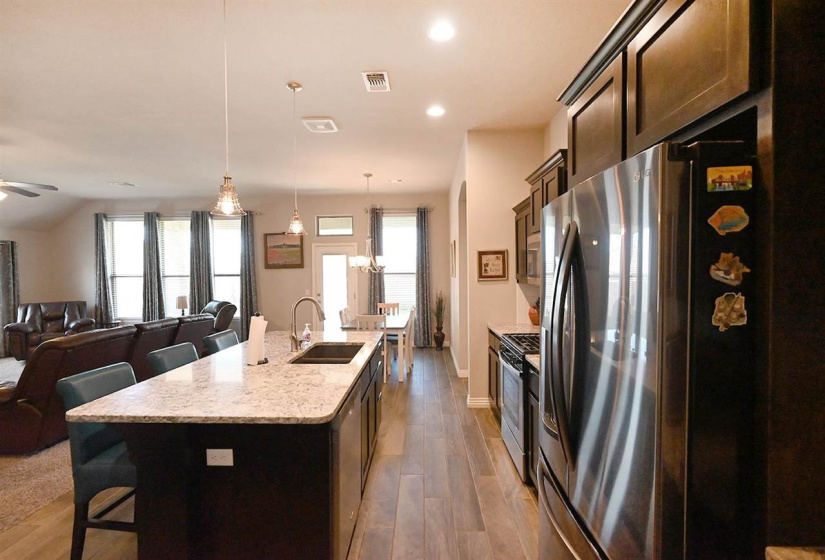3 Bedrooms Bedrooms, ,2 BathroomsBathrooms,Residential,Single Family,Emerald,1,131841