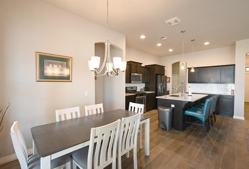 3 Bedrooms Bedrooms, ,2 BathroomsBathrooms,Residential,Single Family,Emerald,1,131841