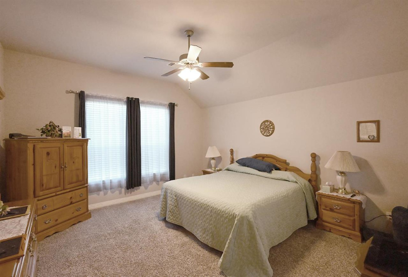 3 Bedrooms Bedrooms, ,2 BathroomsBathrooms,Residential,Single Family,Emerald,1,131841