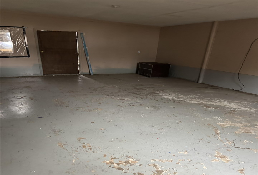 3 Bedrooms Bedrooms, ,1 BathroomBathrooms,Residential,Single Family,Birch,1,131843