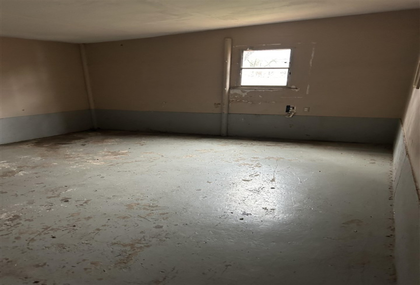 3 Bedrooms Bedrooms, ,1 BathroomBathrooms,Residential,Single Family,Birch,1,131843