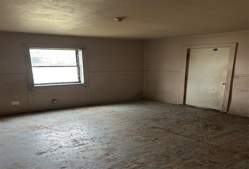 3 Bedrooms Bedrooms, ,1 BathroomBathrooms,Residential,Single Family,Birch,1,131843
