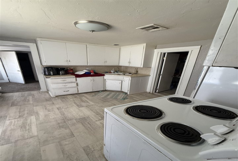 2 Bedrooms Bedrooms, ,1 BathroomBathrooms,Residential,Single Family,9th,1,131846