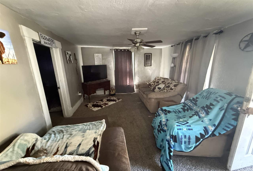 2 Bedrooms Bedrooms, ,1 BathroomBathrooms,Residential,Single Family,9th,1,131846